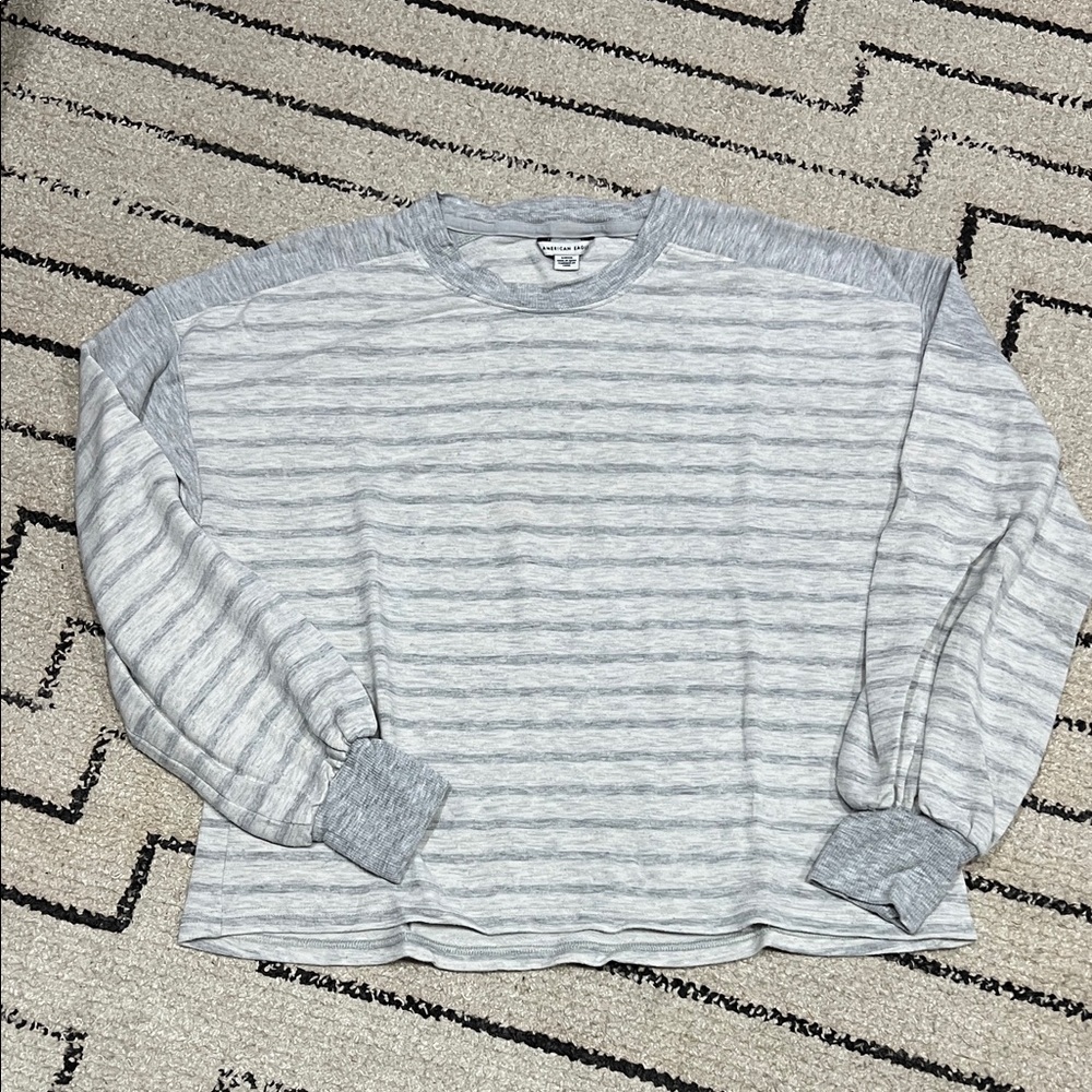 American Eagle Outfitters Heather Gray Sweatshirt